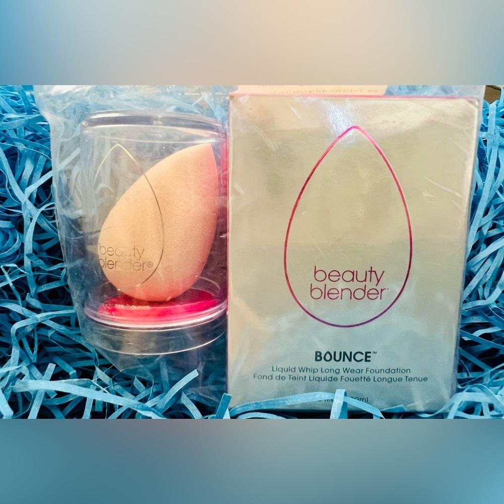 Beautyblender Full Coverage Oil Free Foundation & Beautyblender Makeup Sponge